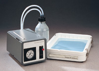 Blotting Pump（左）、Vacuum Blotting Unit（右）